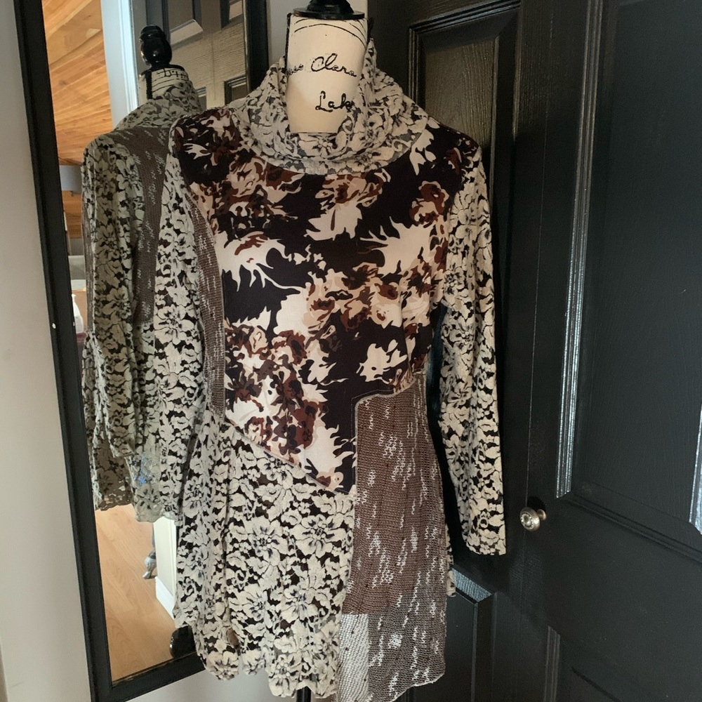 Beautiful Cleo tunic